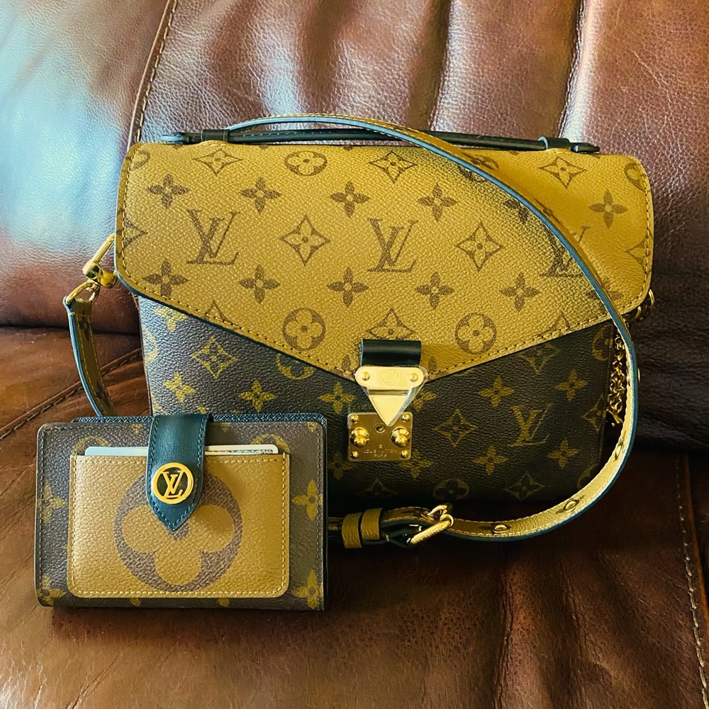 🤎💛🤎LV Pochette Metis Reverse
Monogram Canvas and matching wallet🤎💛🤎